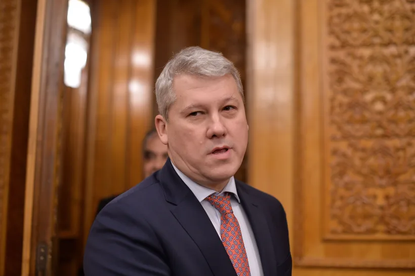 Ministrul Cătălin Predoiu îi cheamă pe subordonați în ședință