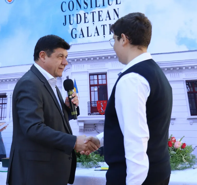 89 de elevi din mediul rural, premiați de Consiliul Județean Galați pentru rezultate bune la admiterea la liceu