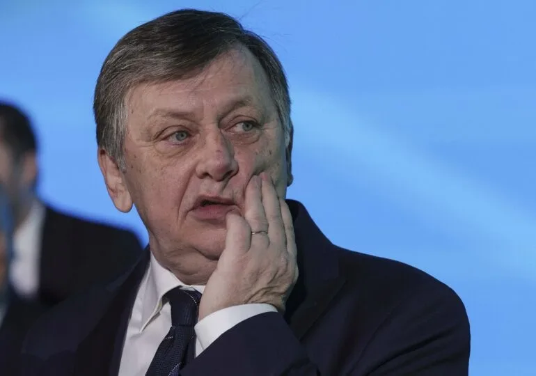 Crin Antonescu: Elon Musk are dreptate, România merită propria sa suveranitate