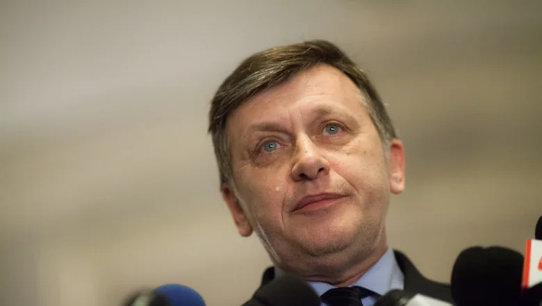 Crin Antonescu nu renunță: sunt pe locul 2 în sondaje, sunt susținut de o coaliție puternică, doar eu îl pot învinge pe Georgescu