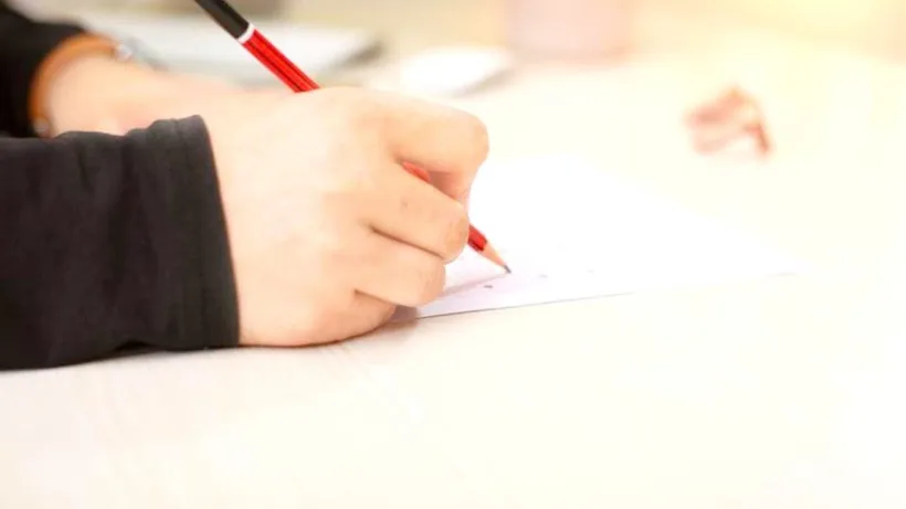 Rezultate slabe la examenul de definitivat: 69,17% dintre candidații prezenți au luat note peste 8