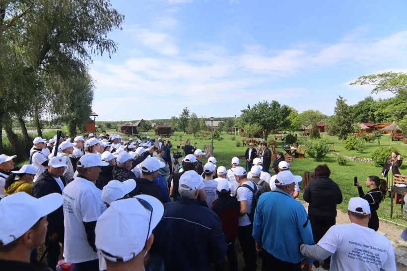 Concurs internațional de pescuit sportiv pentru nevăzători la o baltă de lângă orașul Galați