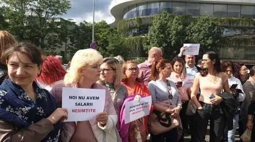 Sindicatul Angajaților din Aparatul de Lucru al Guvernului acuză presiuni și abuzuri din partea Guvernului