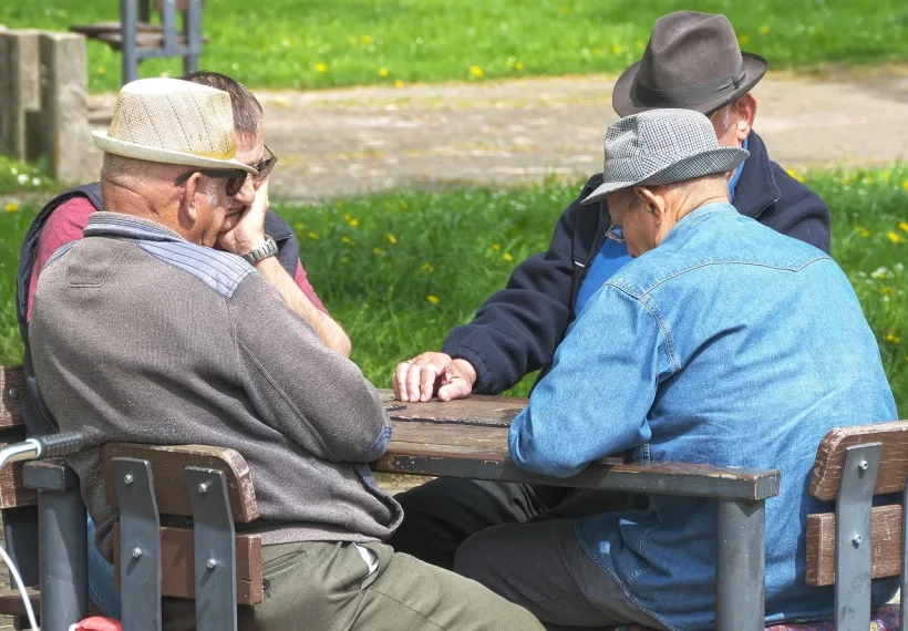 Ministerul Muncii: pensionarii primesc bani înainte de sărbători