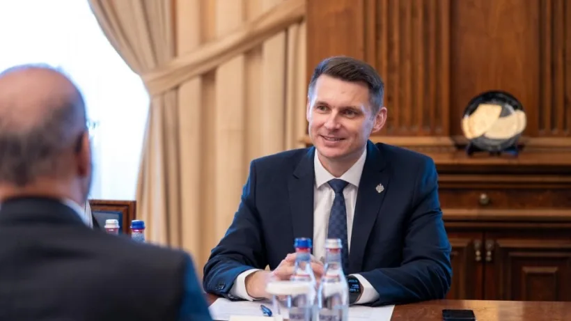 Abrudean: Coaliția susține reducerea numărului de parlamentari cu aproximativ 10%