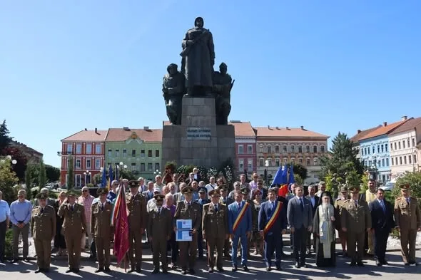 Consiliul Județean Arad a decernat distincția „Bene Merenti” mai multor cadre militare în rezervă