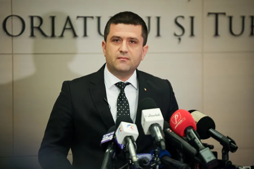 Miruță: Drona de la Galați nu a putut fi doborâtă fără riscuri majore pentru populație