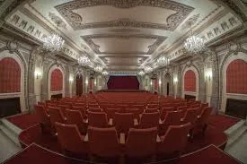 Spectacolele în săli s-ar putea relua după 15 septembrie
