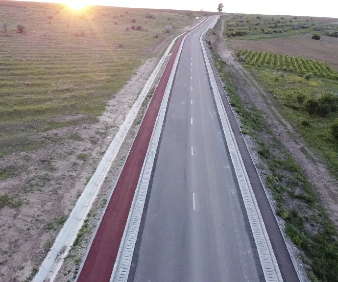 Investiție finalizată pe Drumul Județean 251. Pistă de biciclete, în premieră pe un drum județean
