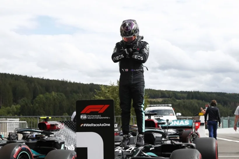 Un nou pole position pentru Hamilton