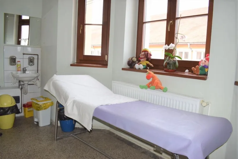 “Salvaţi Copiii”: Din 144 de şcoli evaluate, doar 16 au avut cabinete medicale cu personal de specialitate full time