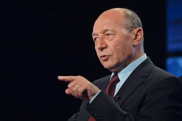 Băsescu: "Copiii îşi vor ucide bunicii"