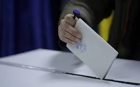 Alegeri: Votul va fi valabil şi dacă ştampila aplicată depășește patrulaterul, dar opţiunea e evidentă