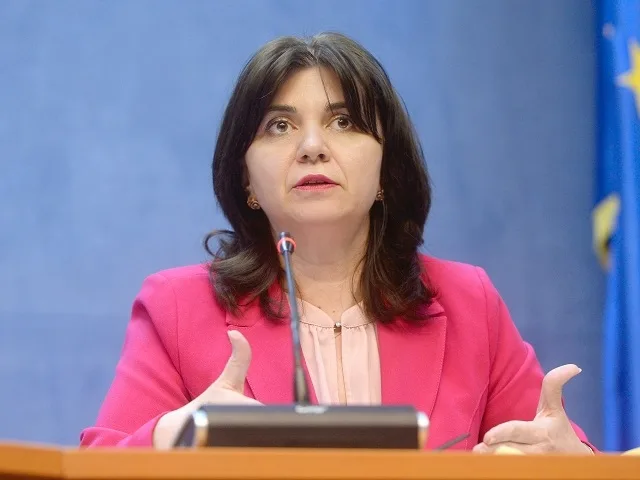 Încă 12 şcoli au trecut în scenariul roşu