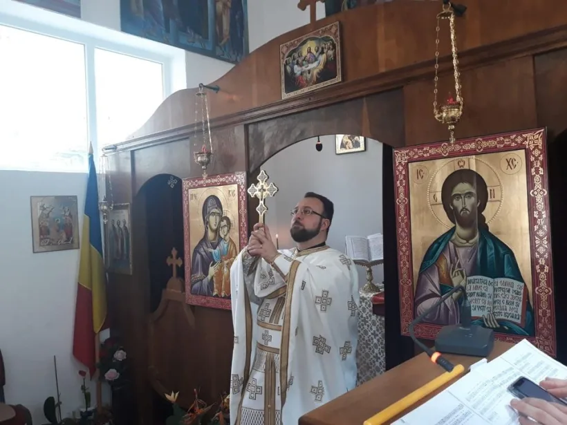 Un preot a murit răpus de COVID-19. Avea doar 37 de ani
