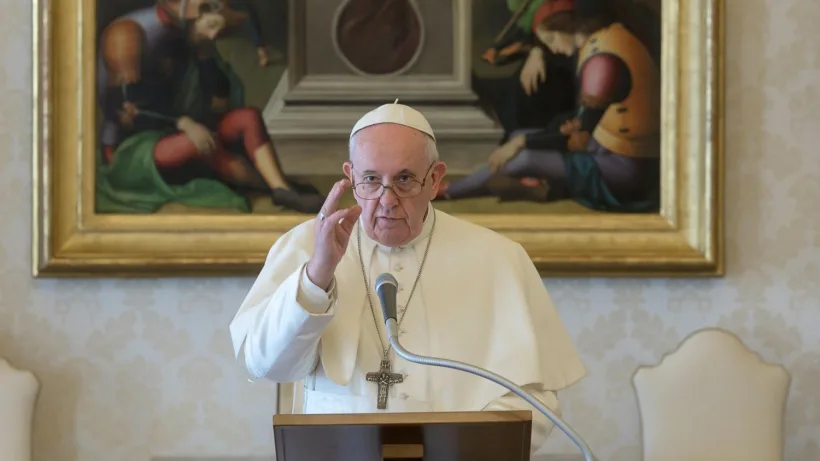 Papa Francisc se roagă pentru victimele tragediei de la spitalul din Piatra Neamţ