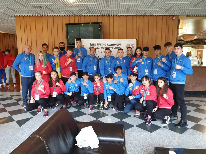 Juniorii Ana Romanţov, Ionuţ Chiriac şi Daniel Gîrleanu vor boxa pentru titlul continental