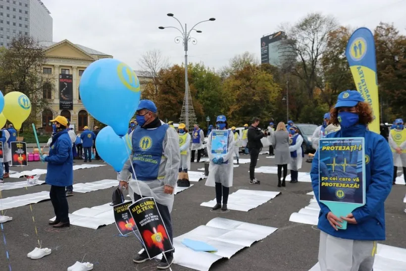 Federația “Solidaritatea Sanitară”: Președintele României ar fi trebuit să înceapă cu decorarea post-mortem a celor 68 de lucrători din sănătate decedați (până acum) la datorie!
