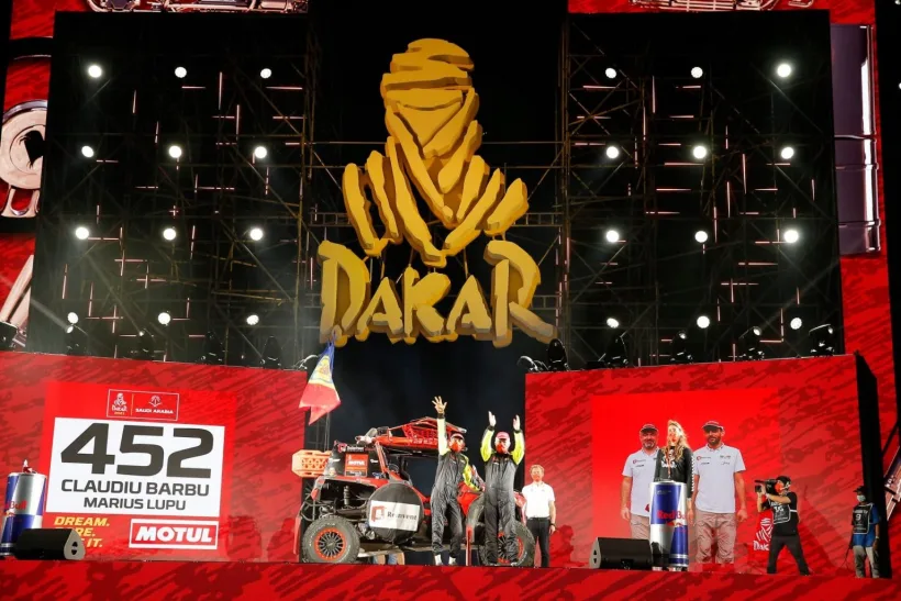 Românii Claudiu Barbu - Marius Lupu continuă Raliul Dakar