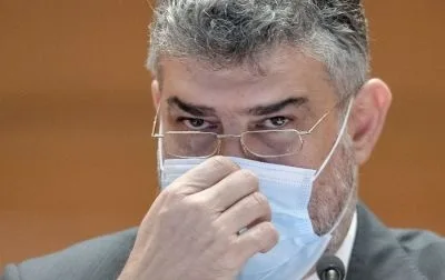 ”Există bani suficienţi să mărim şi pensiile şi alocaţiile”