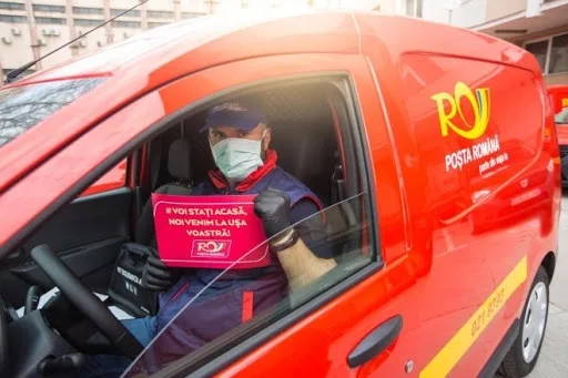Noi uniforme la Poşta Română