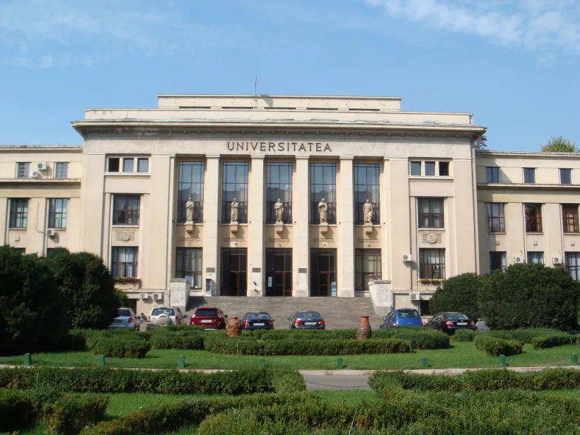 45 de studenţi care ar fi fraudat examene online, propuși spre exmatriculare de Facultatea de Drept