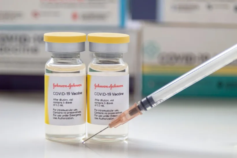 Al patrulea vaccin omologat de OMS și EMA va intra în folosință în vară