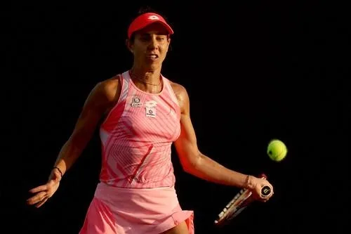 Mihaela Buzărnescu a debutat cu victorie la Bogota
