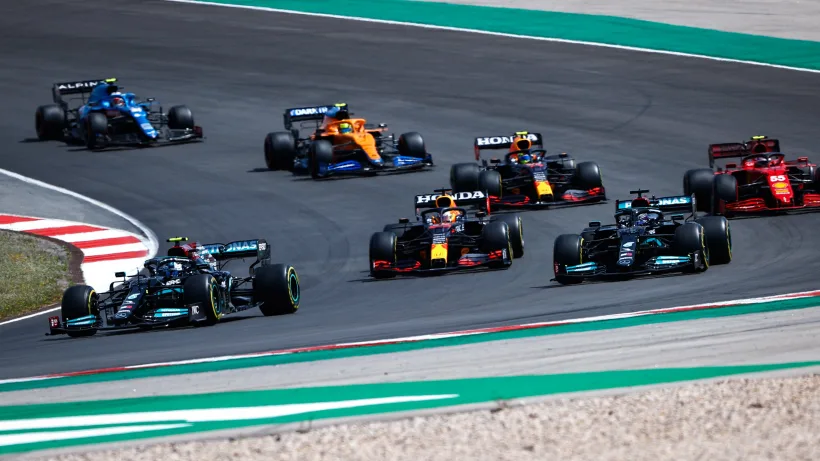 Campionul mondial Lewis Hamilton a câştigat cursa din Portugalia