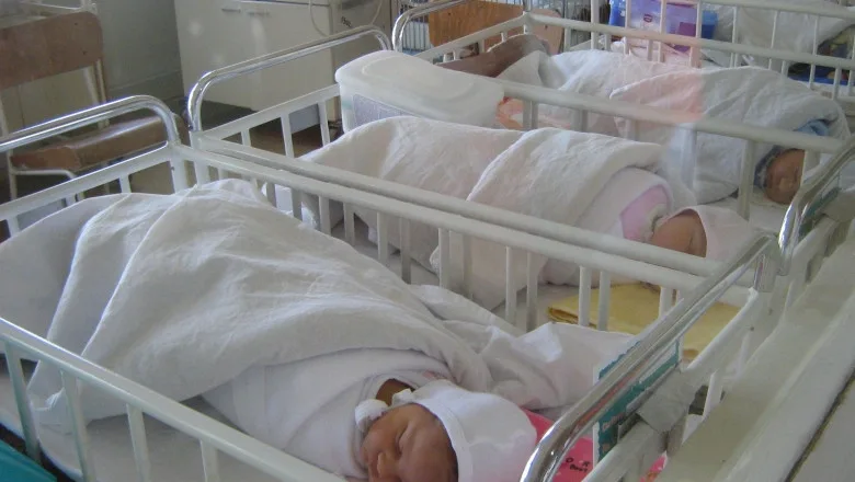 Efectele restricțiilor din pandemie: Am putea avea peste 200.000 de nou-născuți în acest an