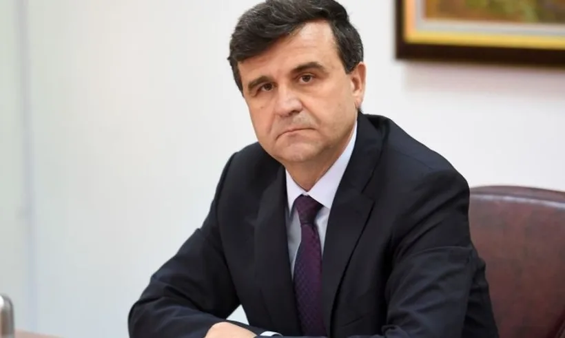 Oare nu ne ascultaţi destul telefoanele?