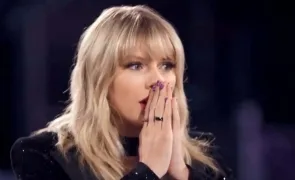 Tylor Swift şi "Evermore" pe primul loc