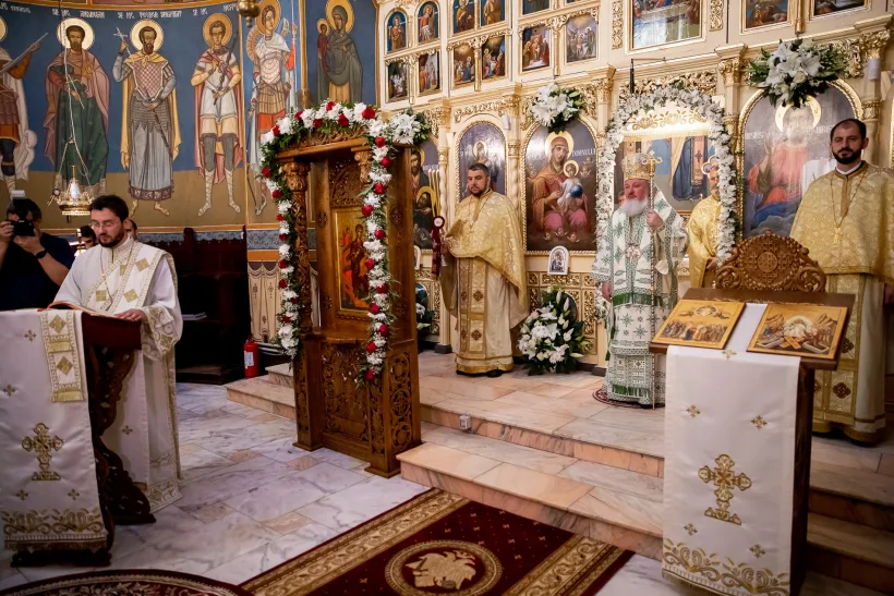 Oare până în anul 3.000 câţi sfinţi se mai adună?