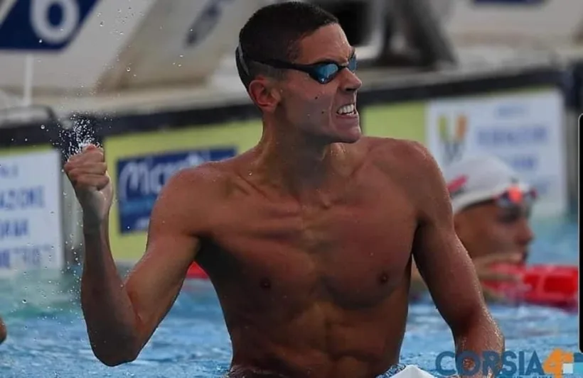 Românul David Popovici doboară recordurile mondiale pe bandă rulantă