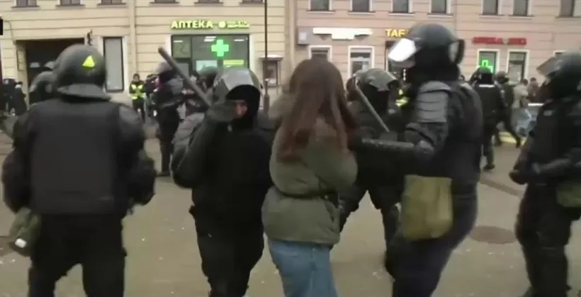 Proteste violente în capitala Lituaniei împotriva introducerii certificatului anti-covid