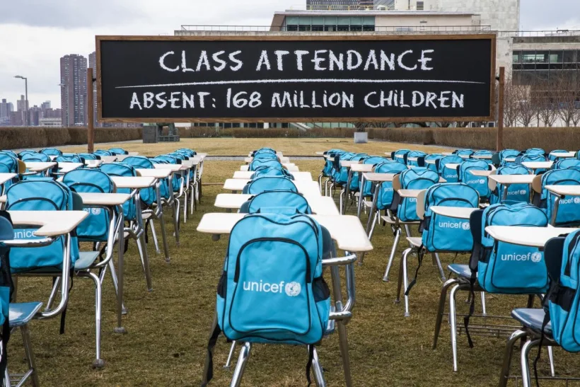 UNICEF trage un semnal de alarmă și îndeamnă guvernanții să redeschidă școlile la termenele stabilite