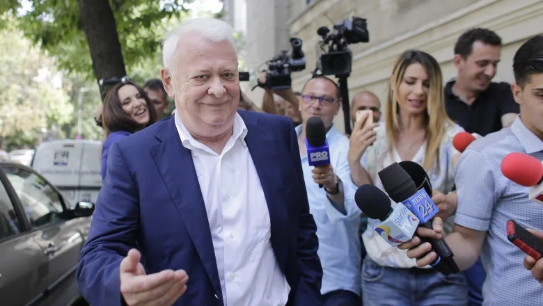 Băăă...iiii, mă leşi?
