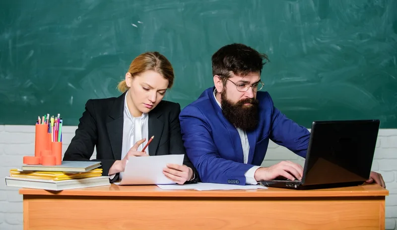 De ce mulți români pregătiți aleg cariera didactică în alte țări europene?