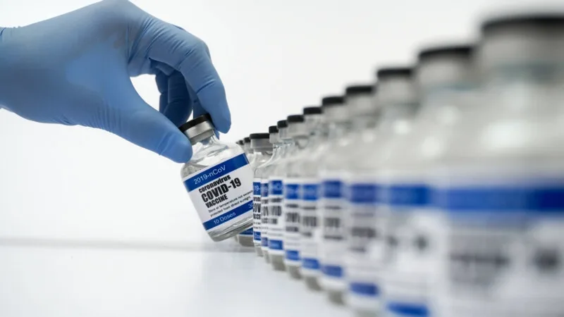 Avertisment OMS: Vaccinurile nu oferă o protecţie completă în faţa noului val de contagieri din Europa!