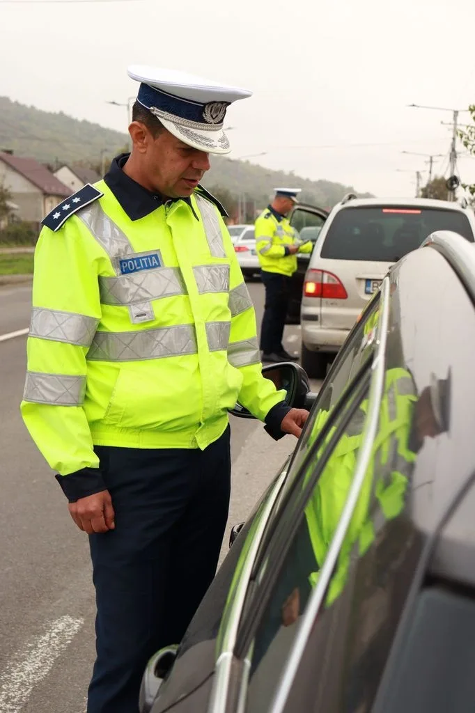 Morala care e? Vacinaţi-vă, respectaţi legea şi păstraţi banii în buzunar!