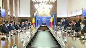 Liderii coaliţiei se întâlnesc într-o ultimă şedinţă de discuţie pe buget și certificat verde
