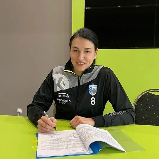 Cristina Neagu continuă la CSM Bucureşti