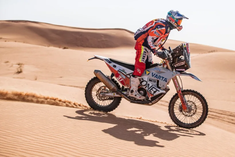Pilotul Emanuel Gyenes a coborât pe locul 41 la general în Raliul Dakar
