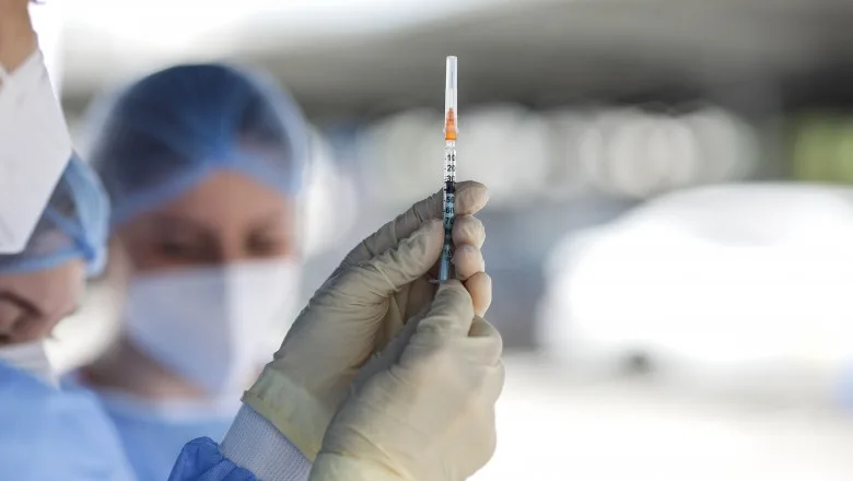 OMS îndeamnă populația să aibă încredere în vaccinuri, în lupta cu noul coronavirus