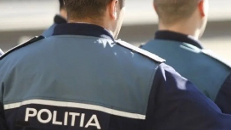Cam multe uscături prin ograda Poliţiei!