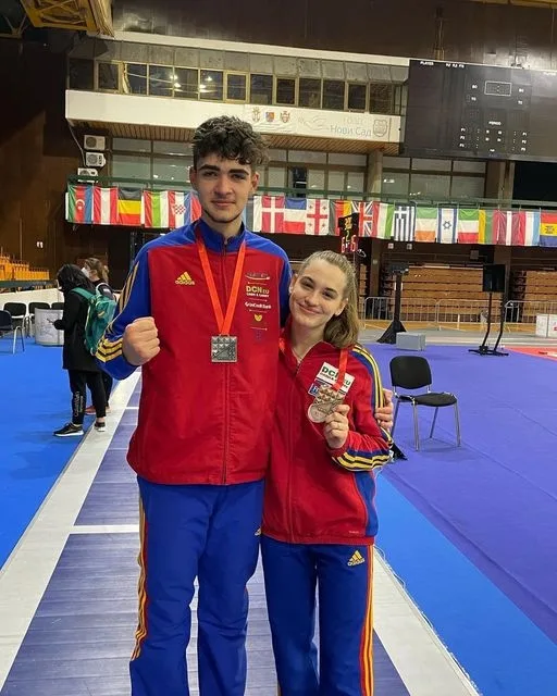Argint şi bronz pentru tricolori la Europenele de scrimă pentru juniori