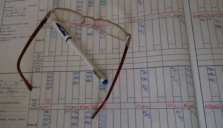 Încheierea mediilor în anul școlar 2019-2020, explicată grafic de Ministerul Educaţiei pentru 8 situaţii