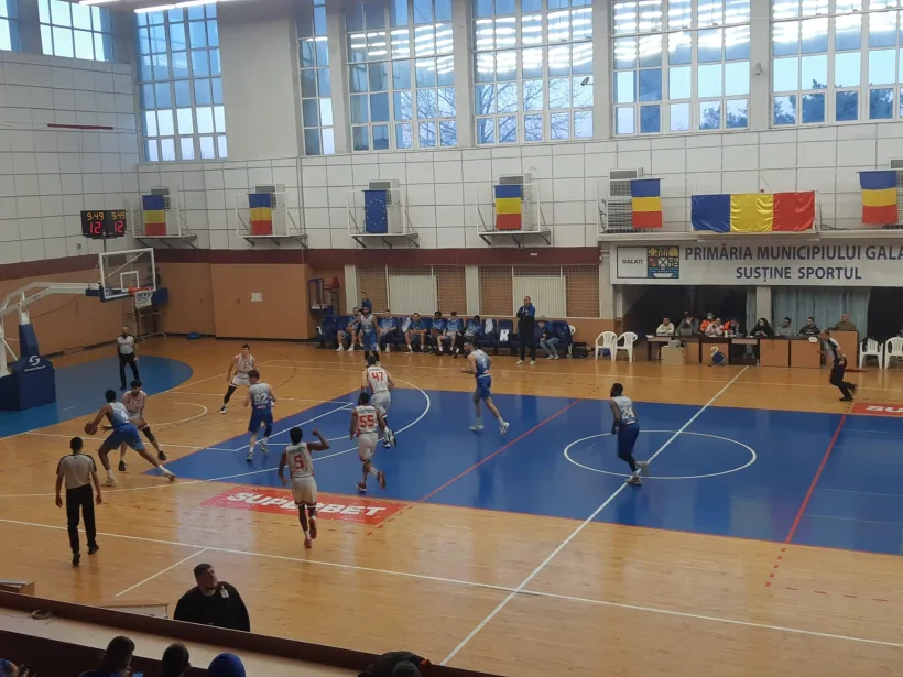Înfrângere pe teren propriu pentru baschetbaliștii de la CSM Galați