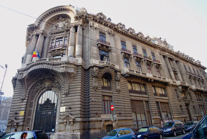 Normal, nimeni nu merge de sărbători la o sală de lectură!
