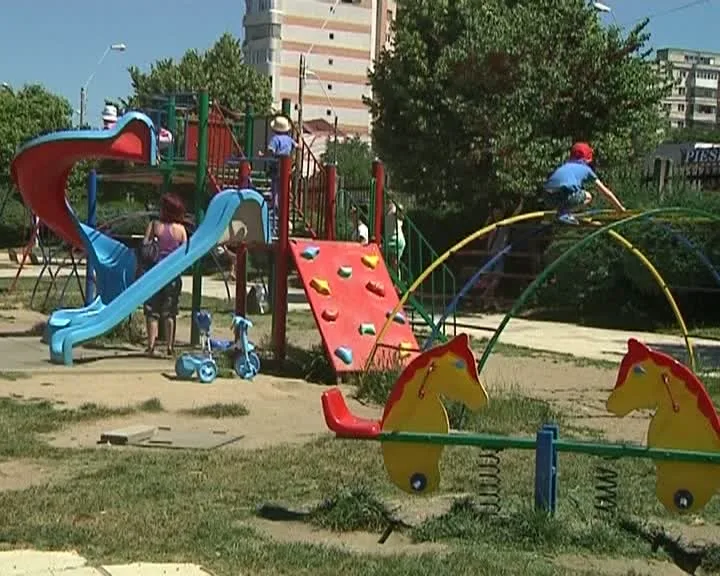 19 locuri de joacă din Galați, modernizate în următoarele 12 luni